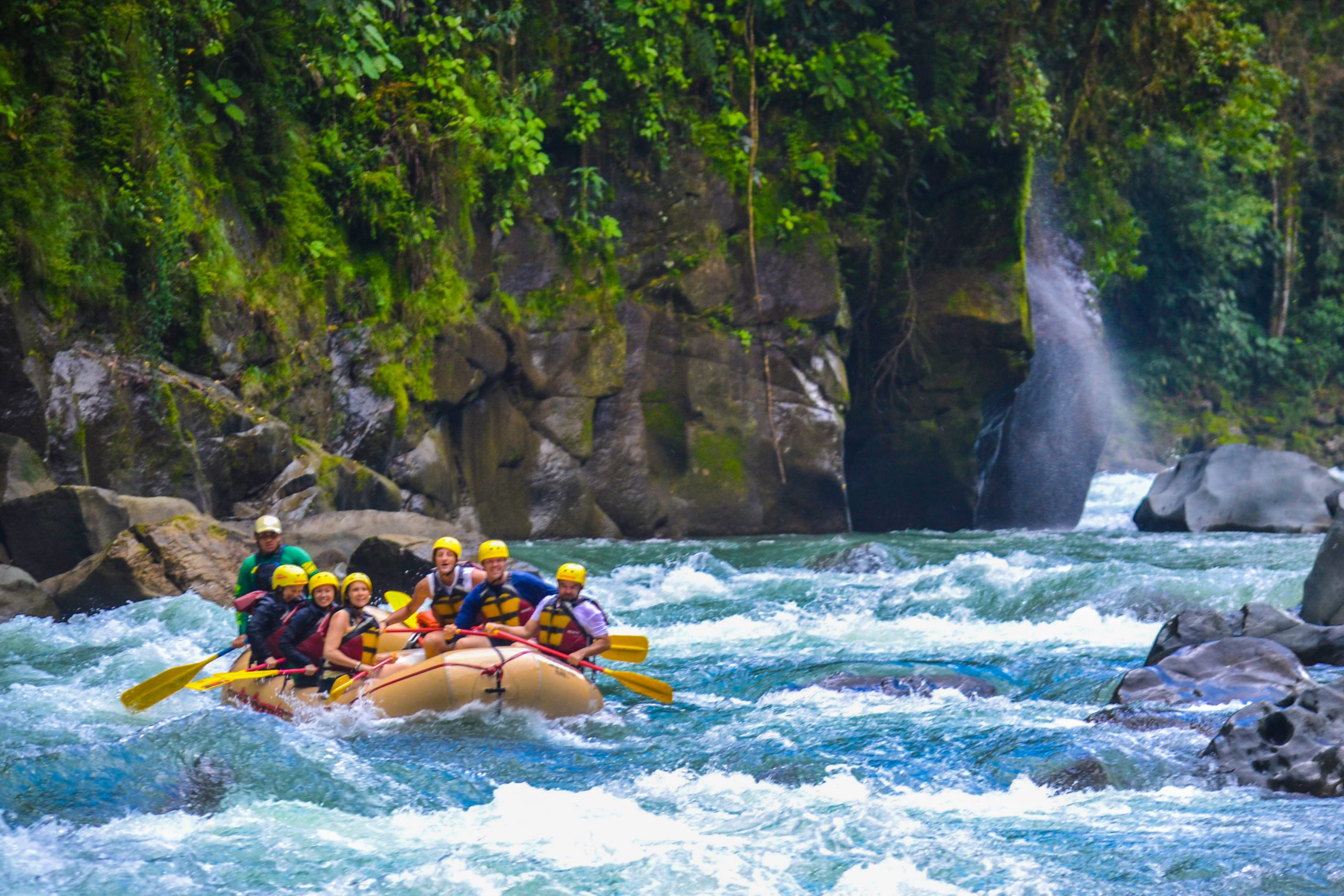 Costa Rica rafting rapids Pacuare River